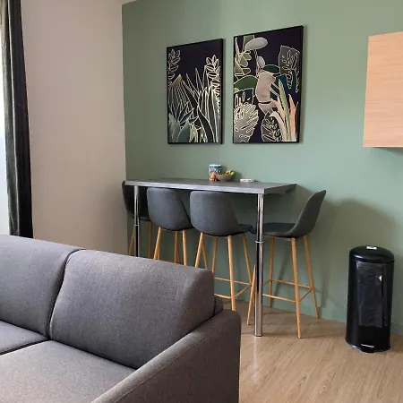 Appartement Ferry : T1 Confortable Proche Centre-ville ✽ *